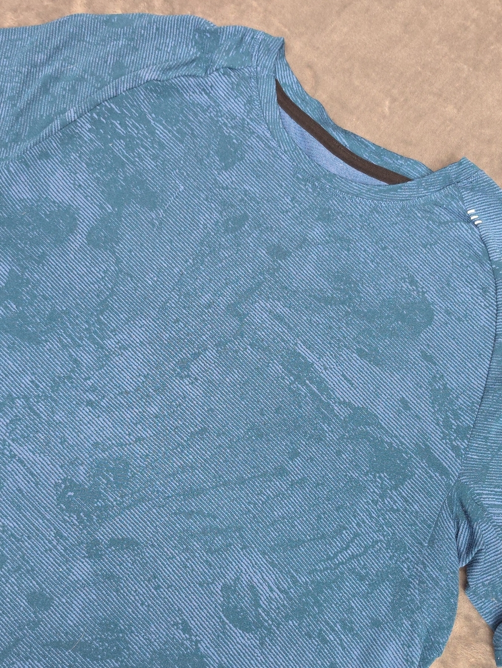 lululemon athletica Men's Teal Crew Short Sleeve Shirt